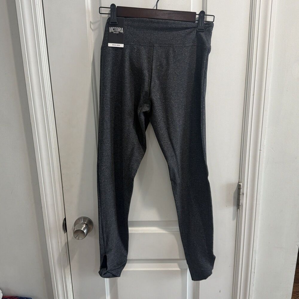 Victoria’s Secret Sz M Sport Dark Gray Yoga Leggings Cut Out Leg Capri Pants